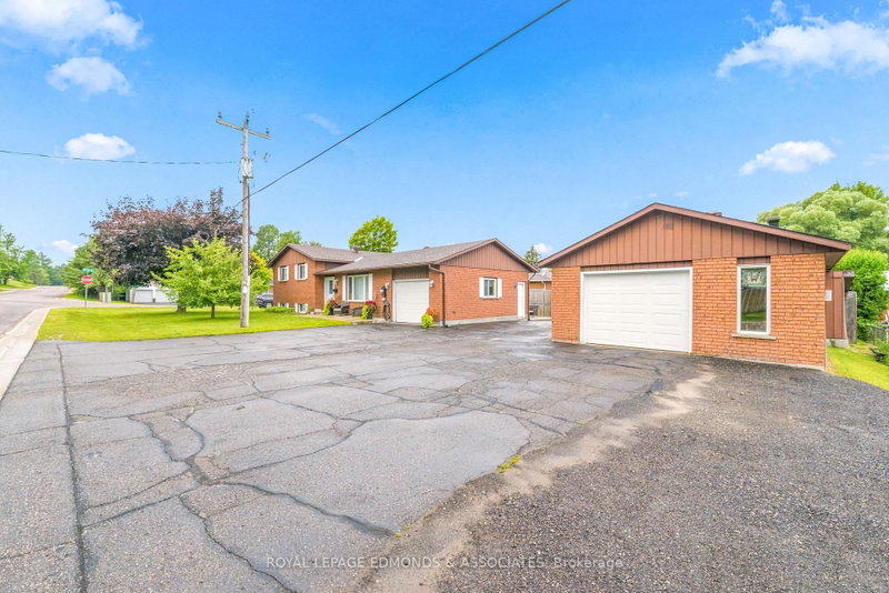 2 Herman Street, Petawawa