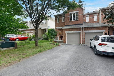 306 Waymark Crescent — photo 2