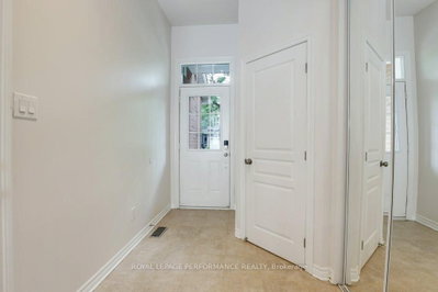 306 Waymark Crescent — photo 6