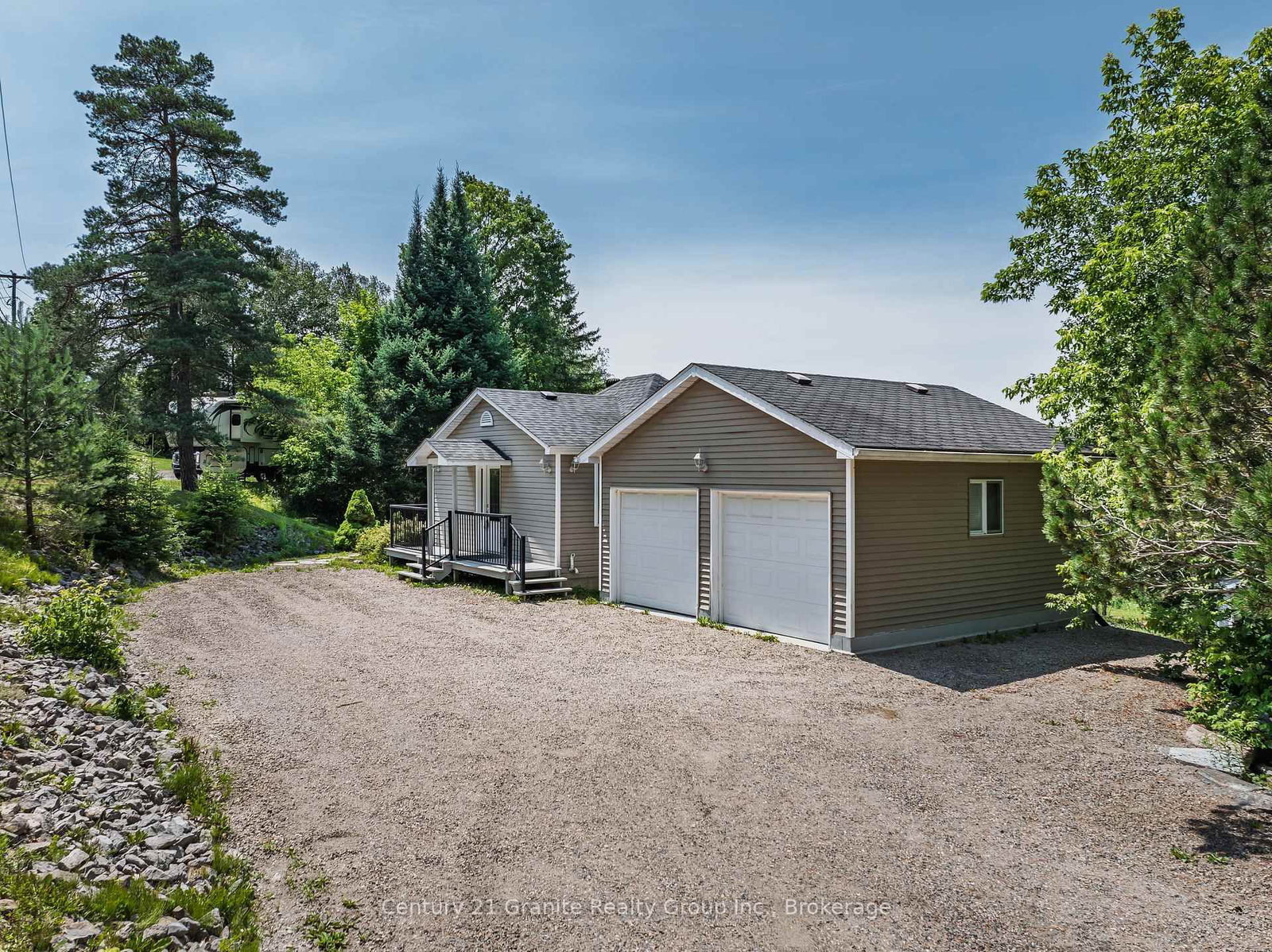 7177 Gelert Road • Dysart et al, ON photo 3