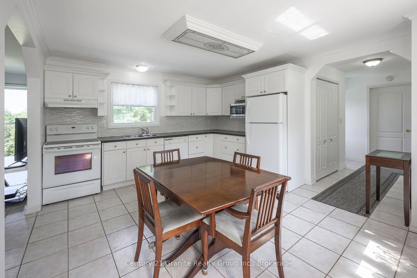 7177 Gelert Road • Dysart et al, ON photo 6