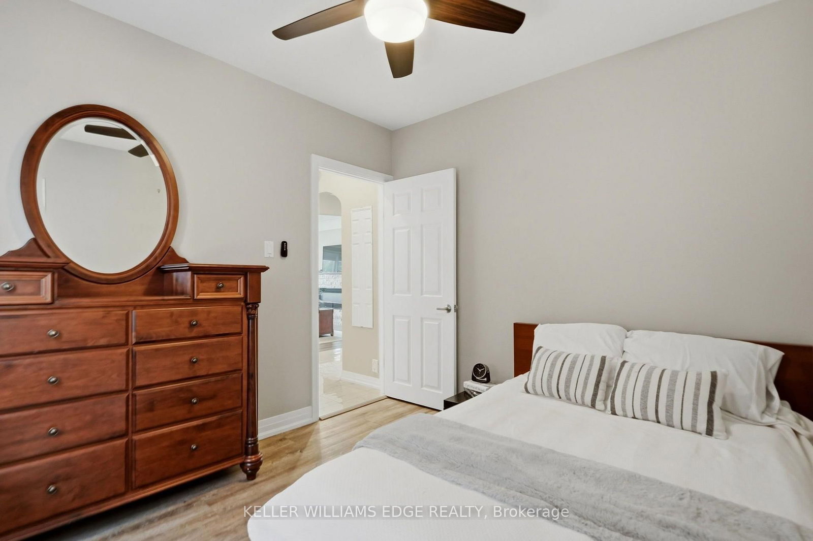 127 Tragina Avenue S • Hamilton, ON photo 18