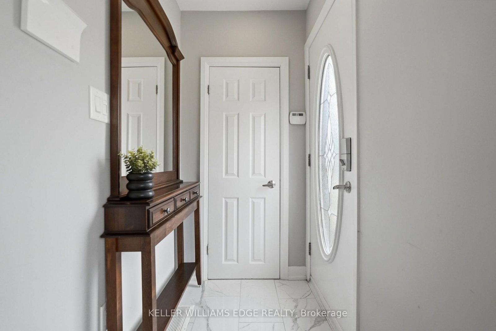 127 Tragina Avenue S • Hamilton, ON photo 5