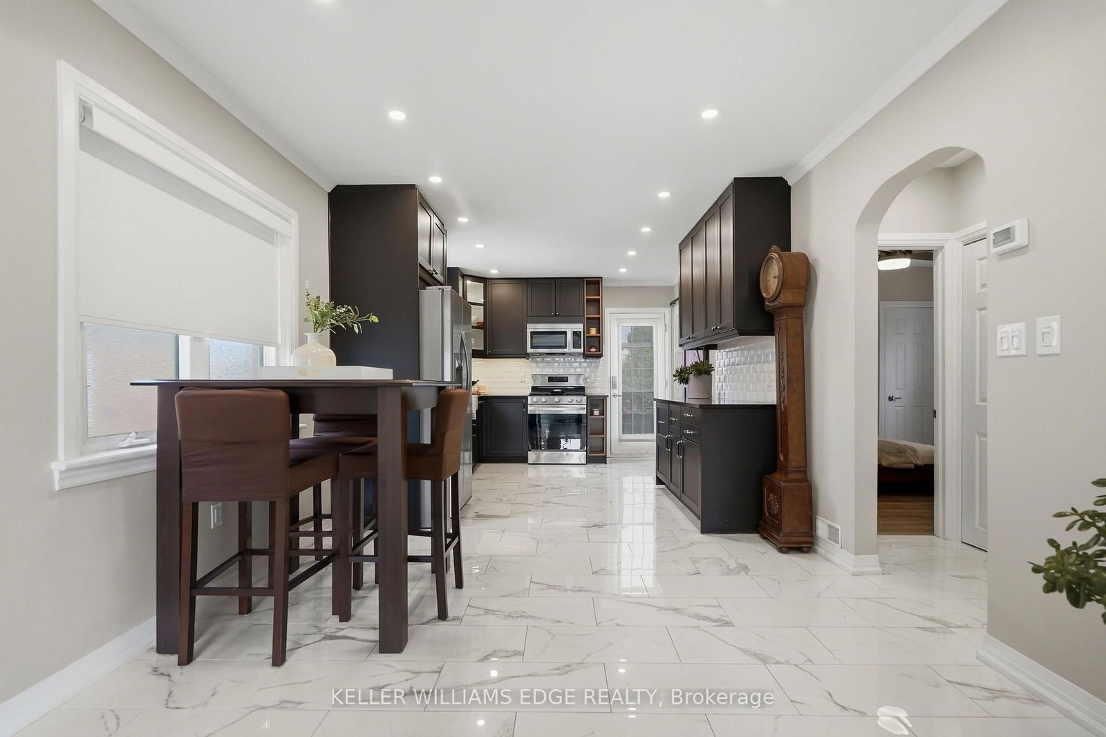 127 Tragina Avenue S • Hamilton, ON photo 9