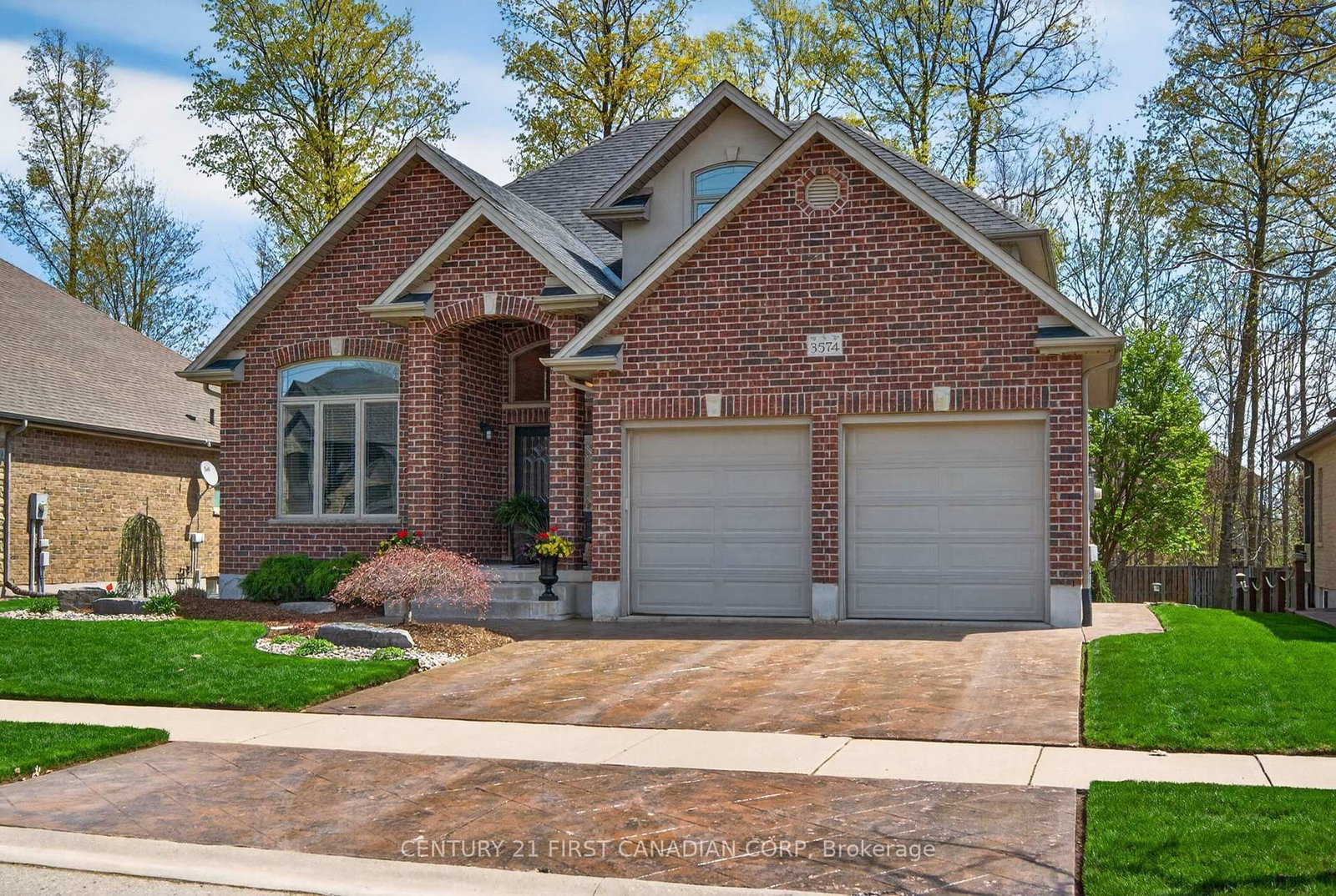 3574 Settlement Trail, London South — photo 1