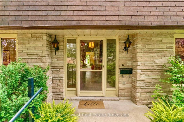 32 Waverley Drive