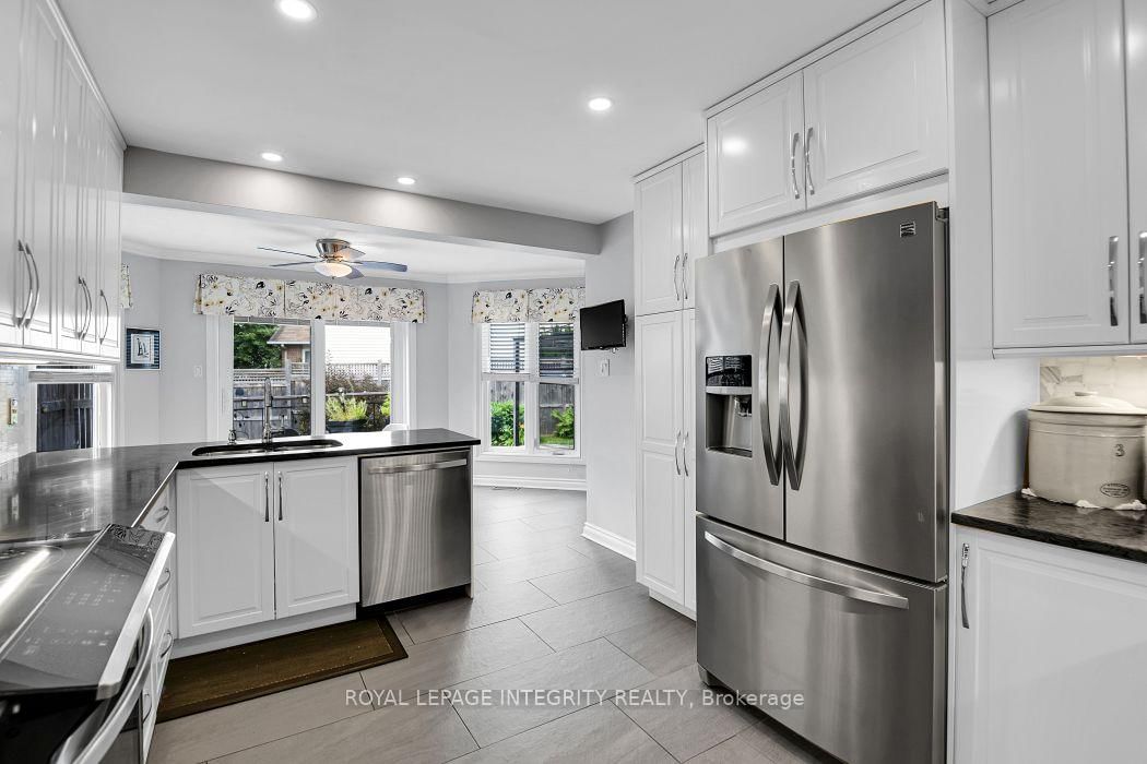 46 Dartmoor Drive • Kanata, ON photo 8