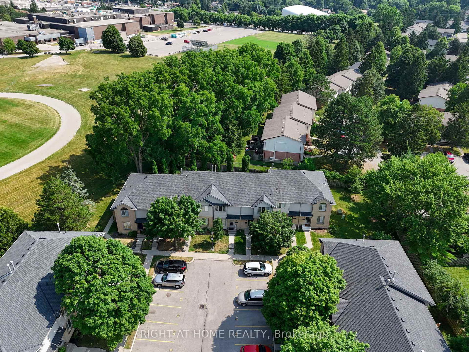 17 - 925 Lawson Road, London North