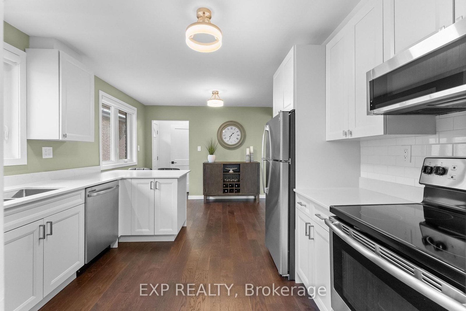 142 Marcella Crescent • Hamilton, ON photo 5