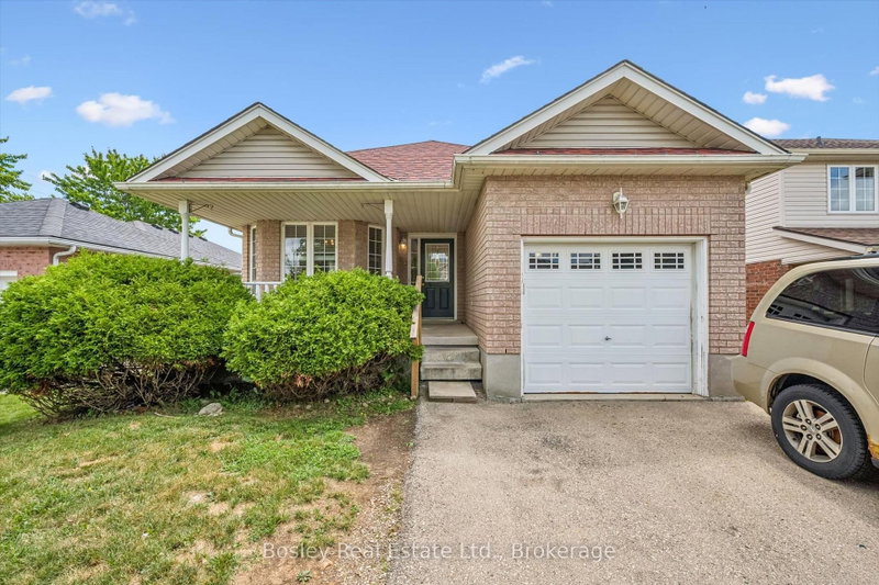 4 Hayward Crescent