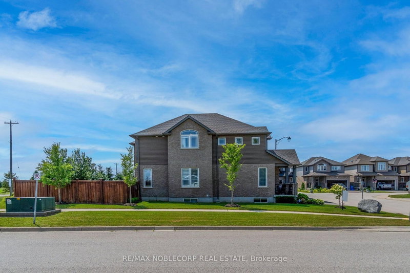 2 Sparrow Cres photo 4