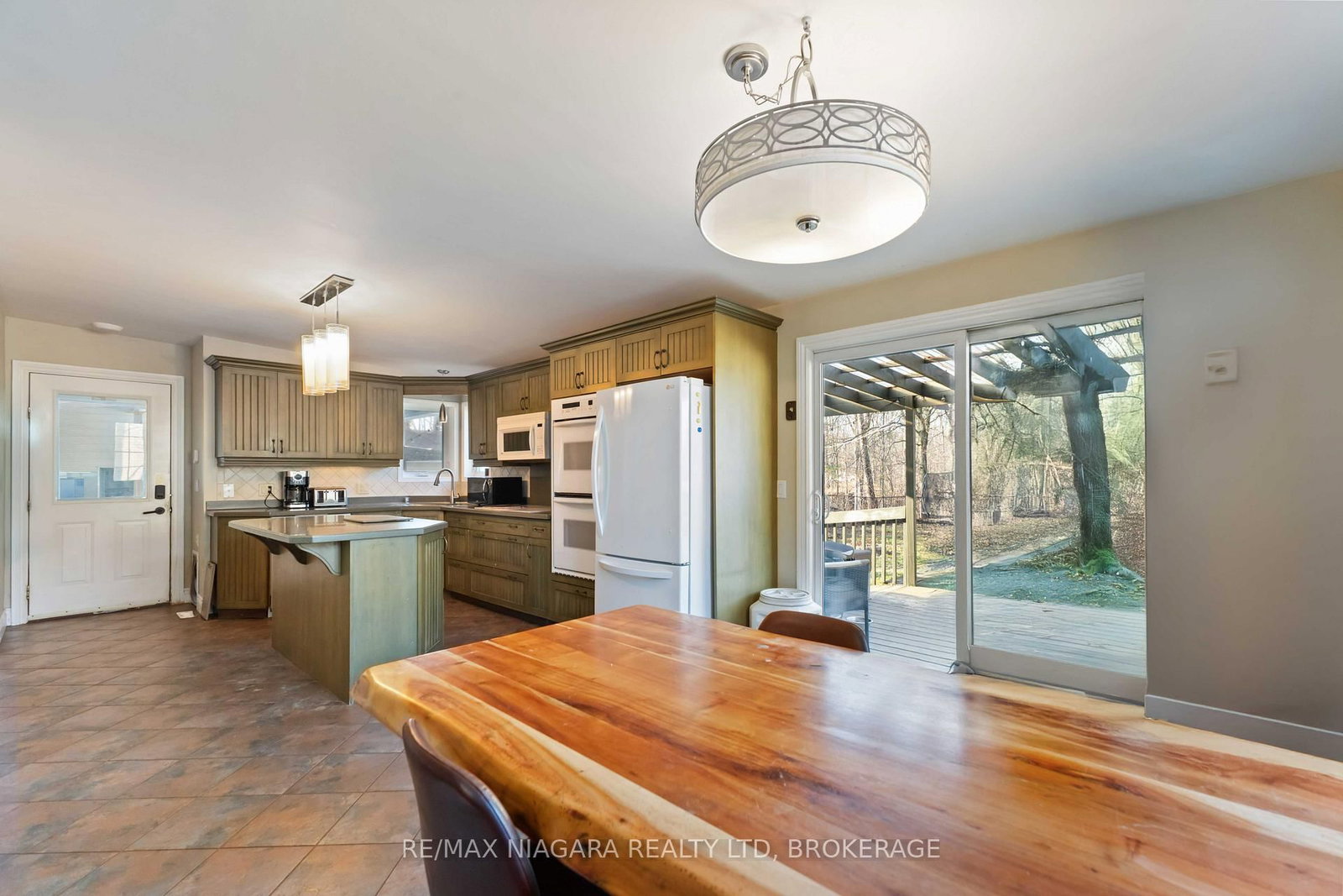 1671 Third Street Louth Street • St. Catharines, ON photo 7