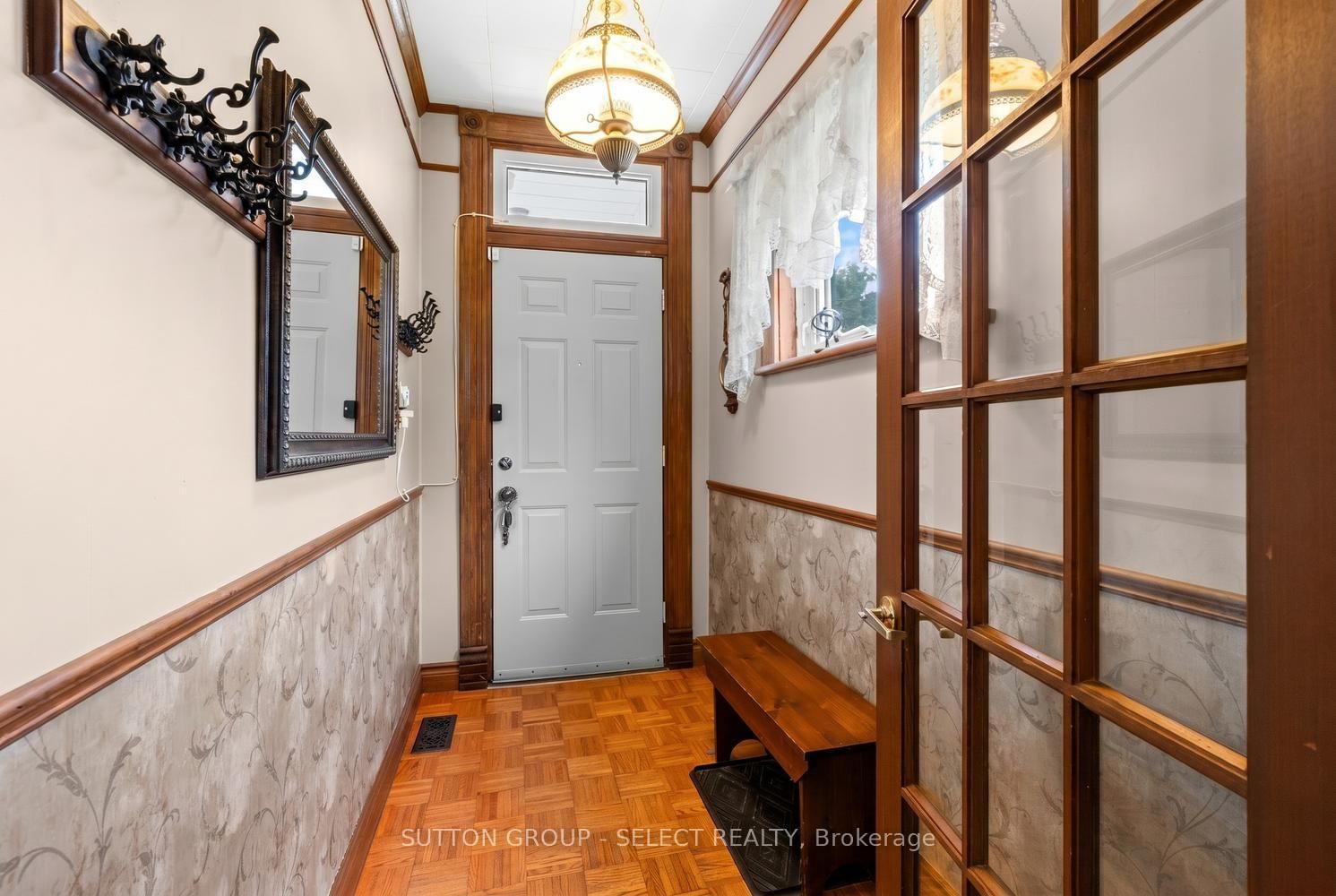 1030 York Street, London East — photo 6