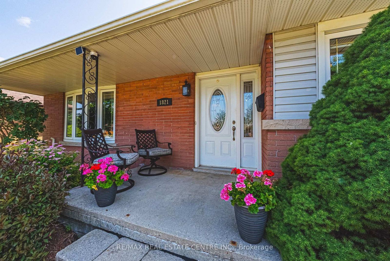 1821 Biscayne Drive • Cambridge, ON photo 4