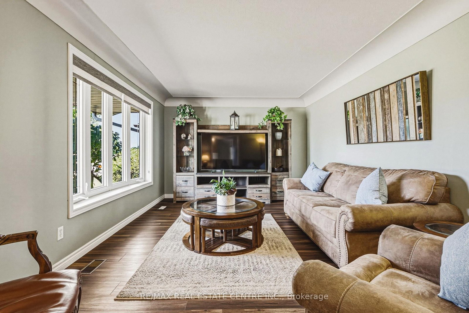 1821 Biscayne Drive • Cambridge, ON photo 6