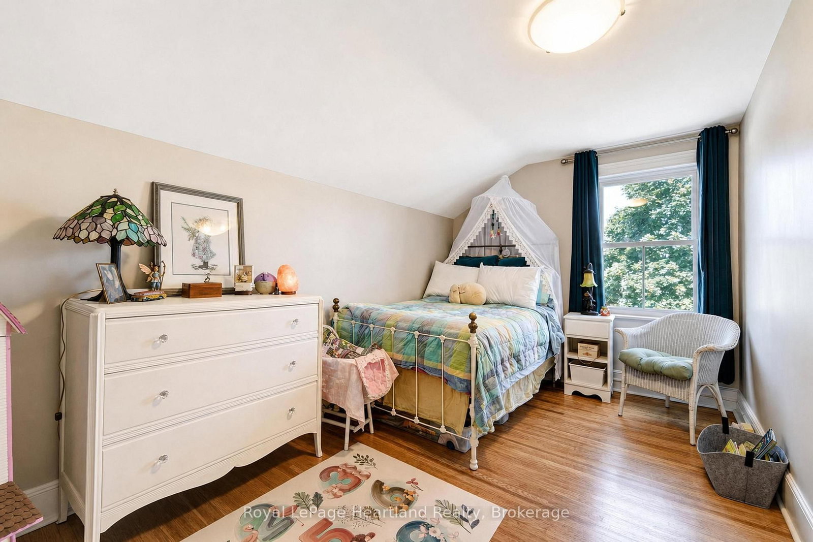 114 ELGIN Avenue E • Goderich, ON photo 33