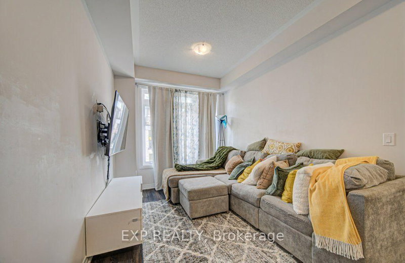 1302 - 585 Colborne Street E