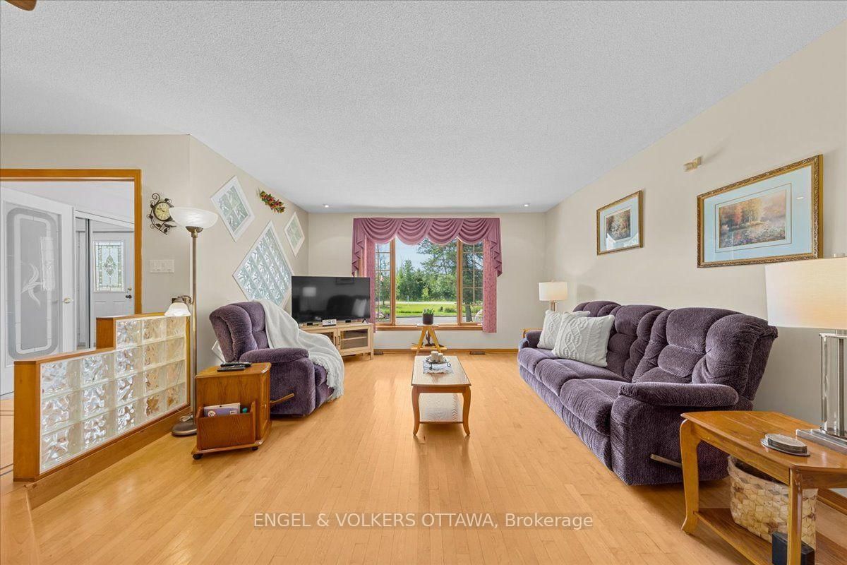 3805 Big Rideau Lake Road • Rideau Lakes, ON photo 7