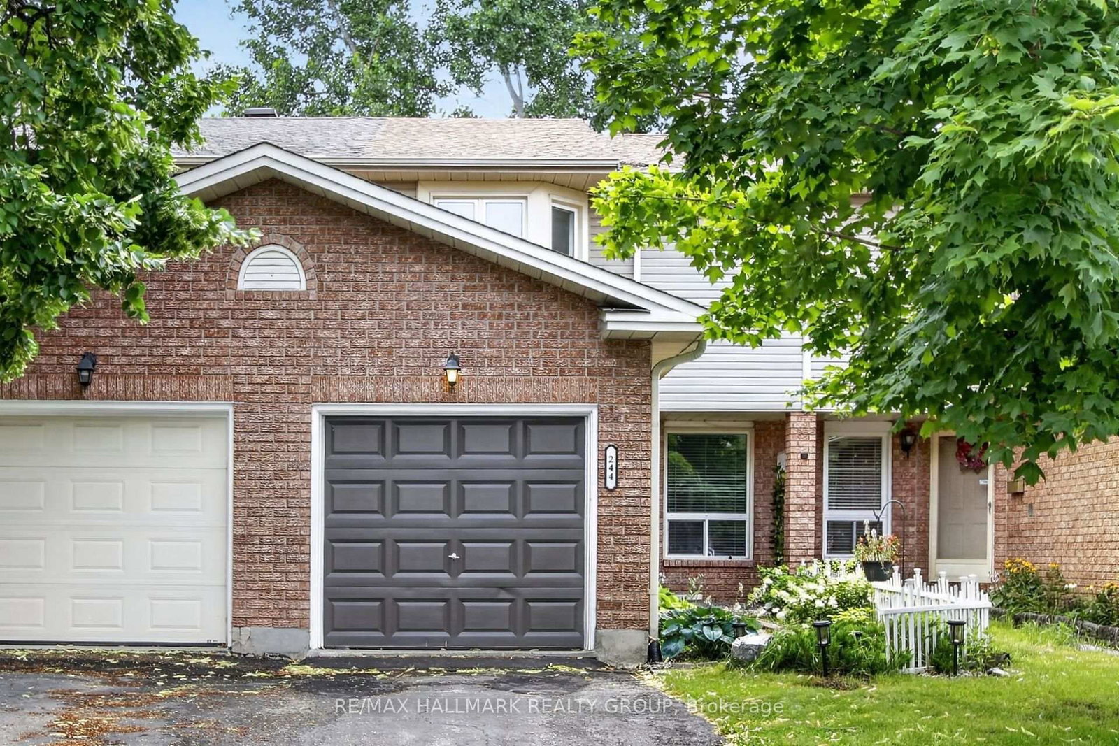 Townhouse for sale at 244 Huntersfield Drive, Ottawa, Ontario, K1T 3M5 - Hunt Club Park/Greenboro - MLS: X13597122