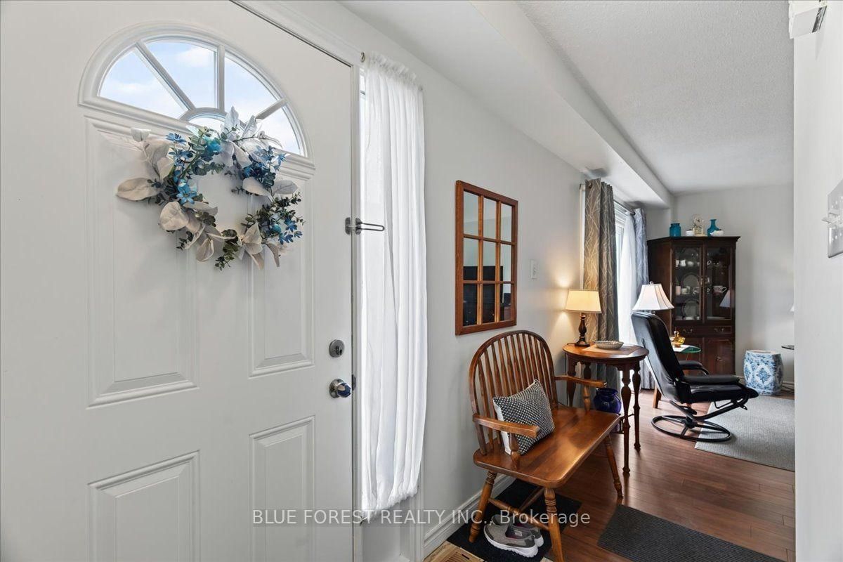 110 - 70 Fiddlers Green Road, London North — photo 4