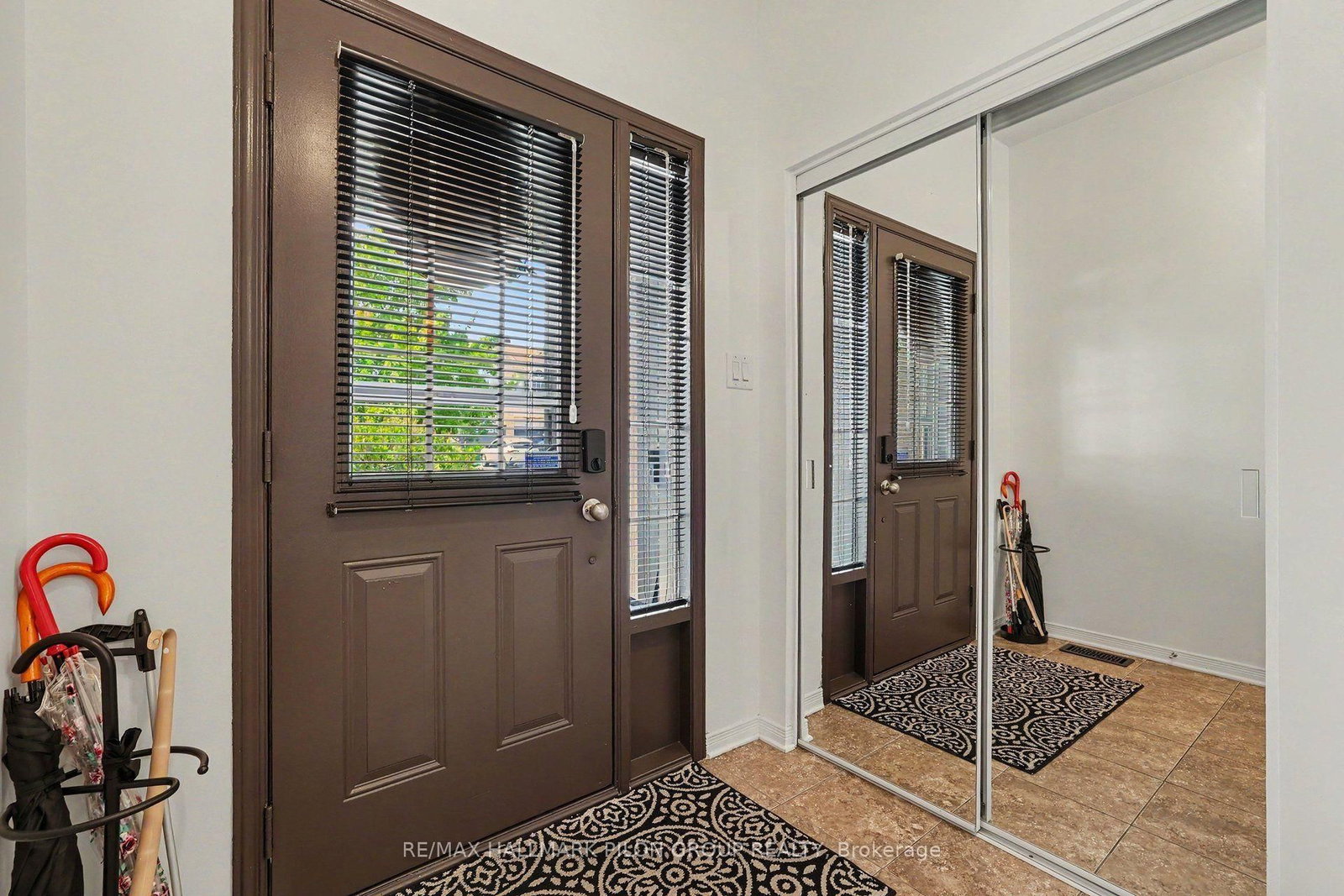 244 Rolling Meadow Crescent • Ottawa, ON photo 4