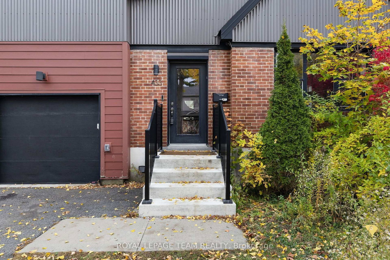 433 Dawson Avenue • Ottawa, ON photo 2