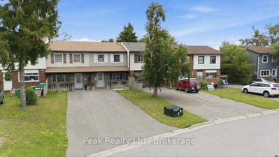 1673 Applewood Crescent — photo 4