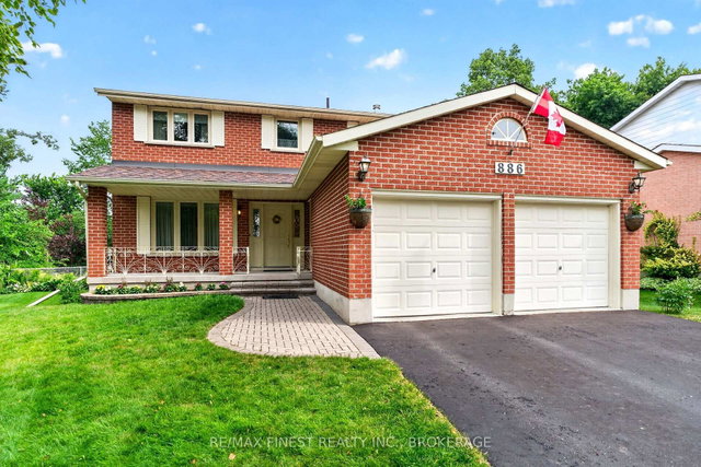 886 Bridle Path Crescent
