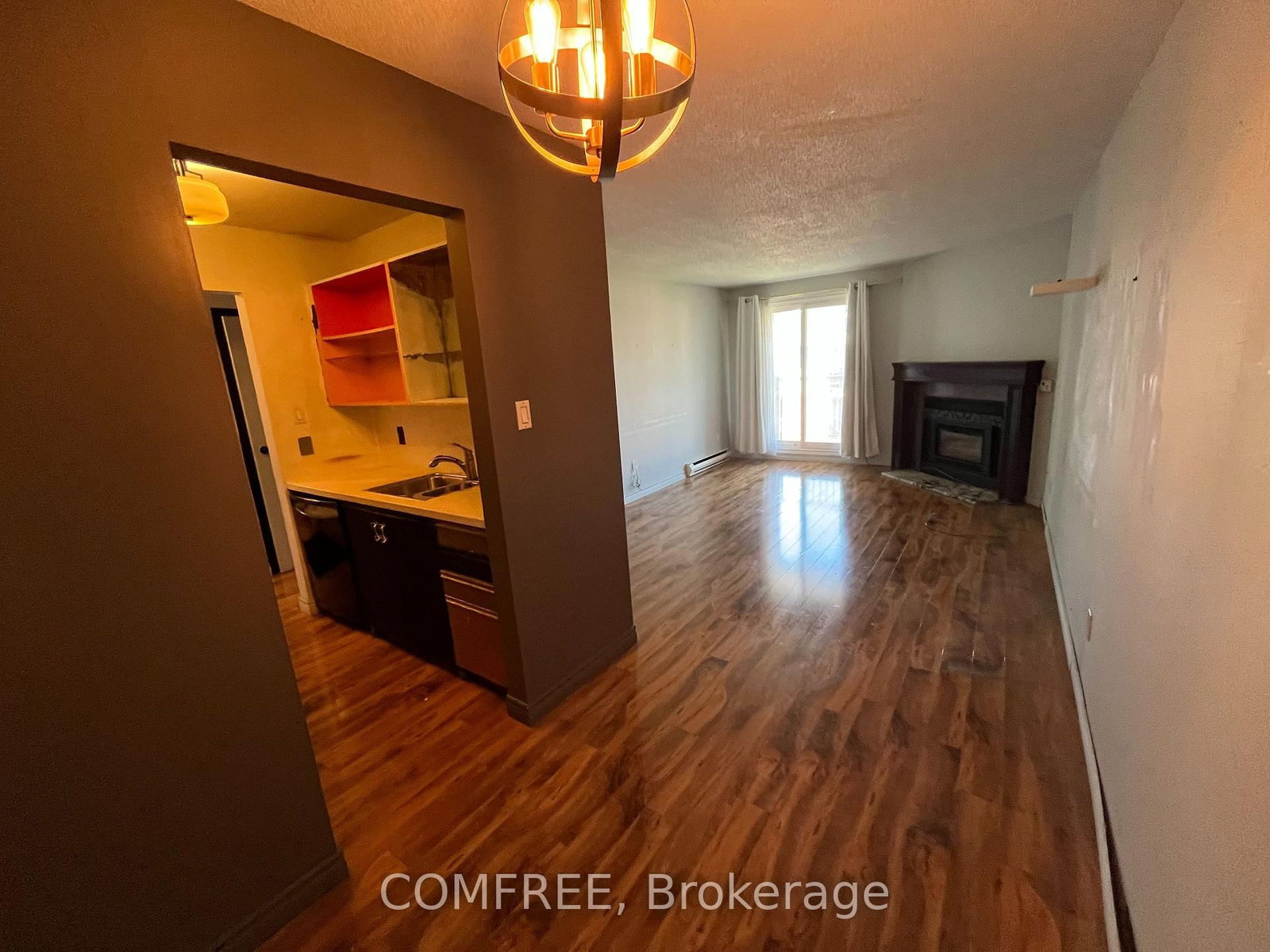 41 - 136 Conway Drive, London South — photo 2