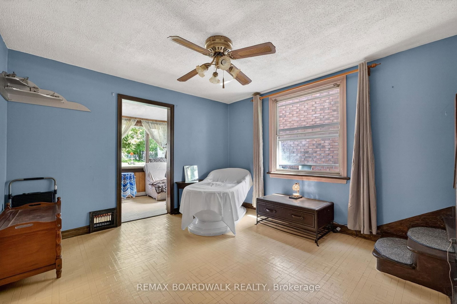 92 Orvigale Road • Ottawa, ON photo 21
