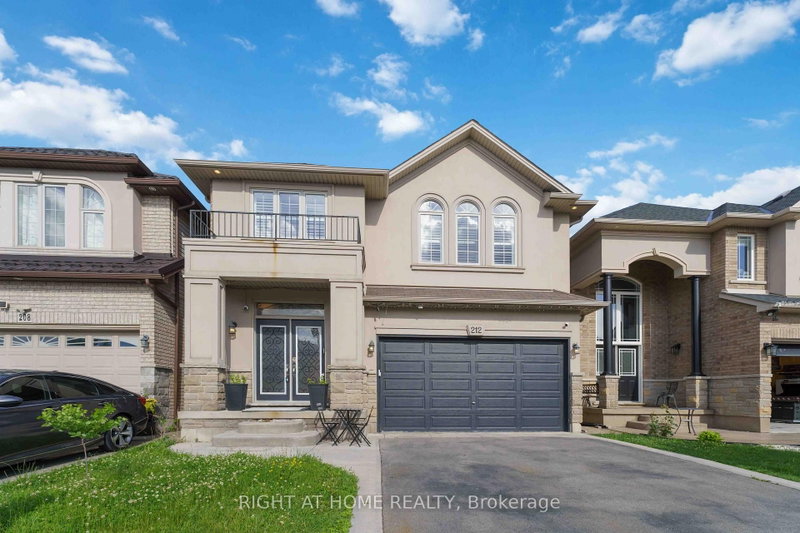 212 Chartwell Circle, Hamilton