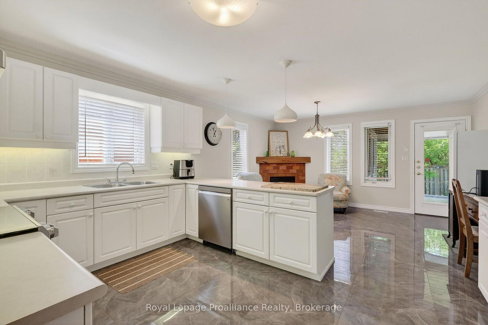 30 Heartwood Drive • Belleville, ON photo 12