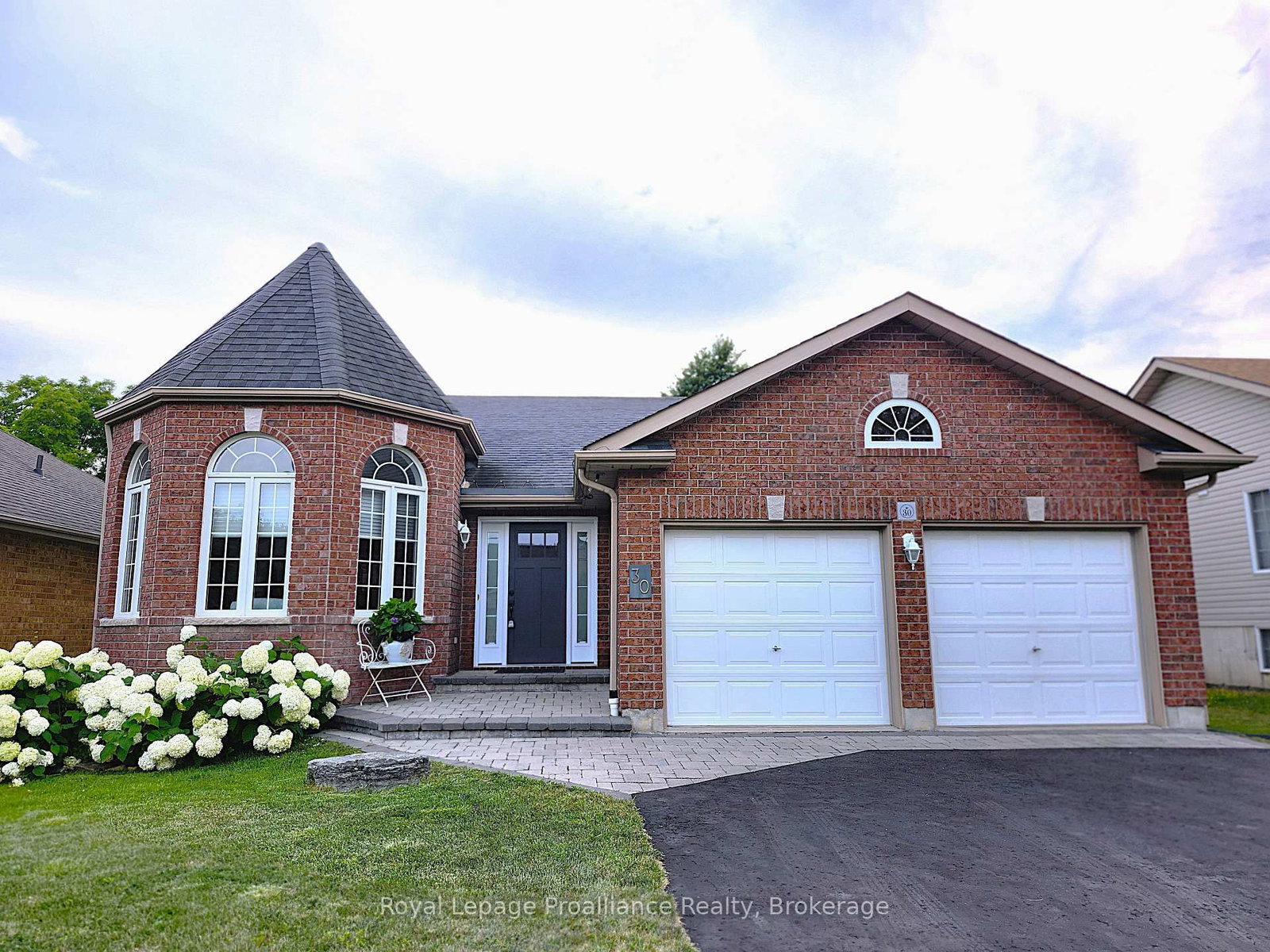 30 Heartwood Drive • Belleville, ON photo 2