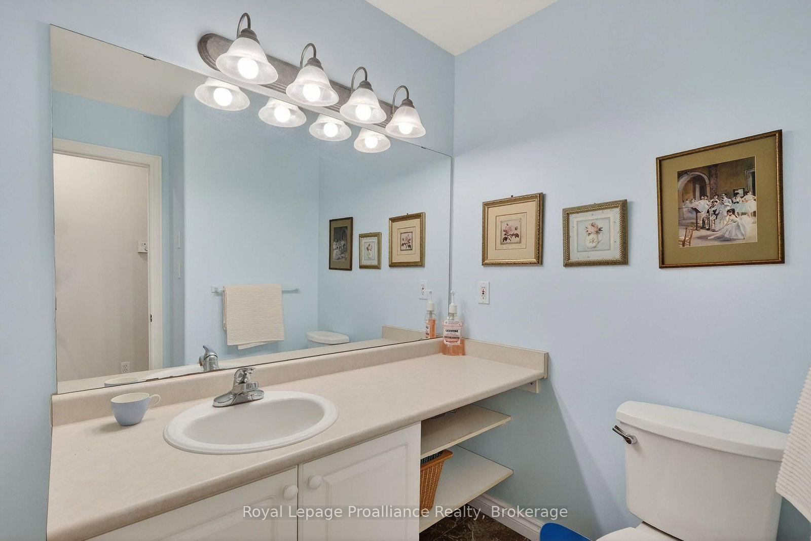 30 Heartwood Drive • Belleville, ON photo 21