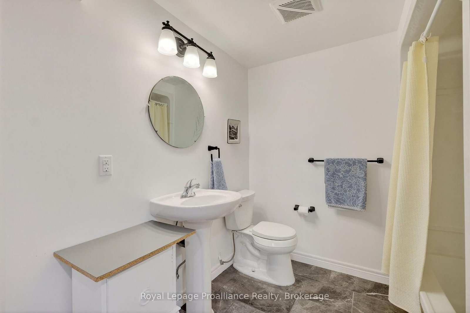 30 Heartwood Drive • Belleville, ON photo 35