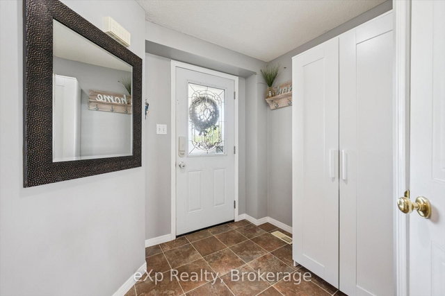 296 Tait Crescent