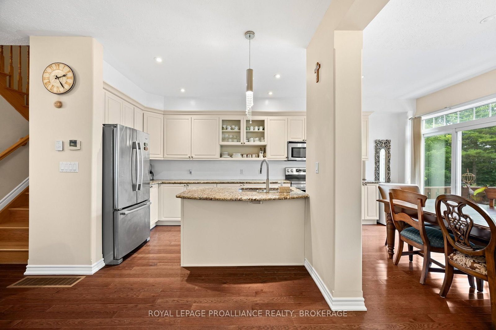 901 Ascot Lane • Kingston, ON photo 9