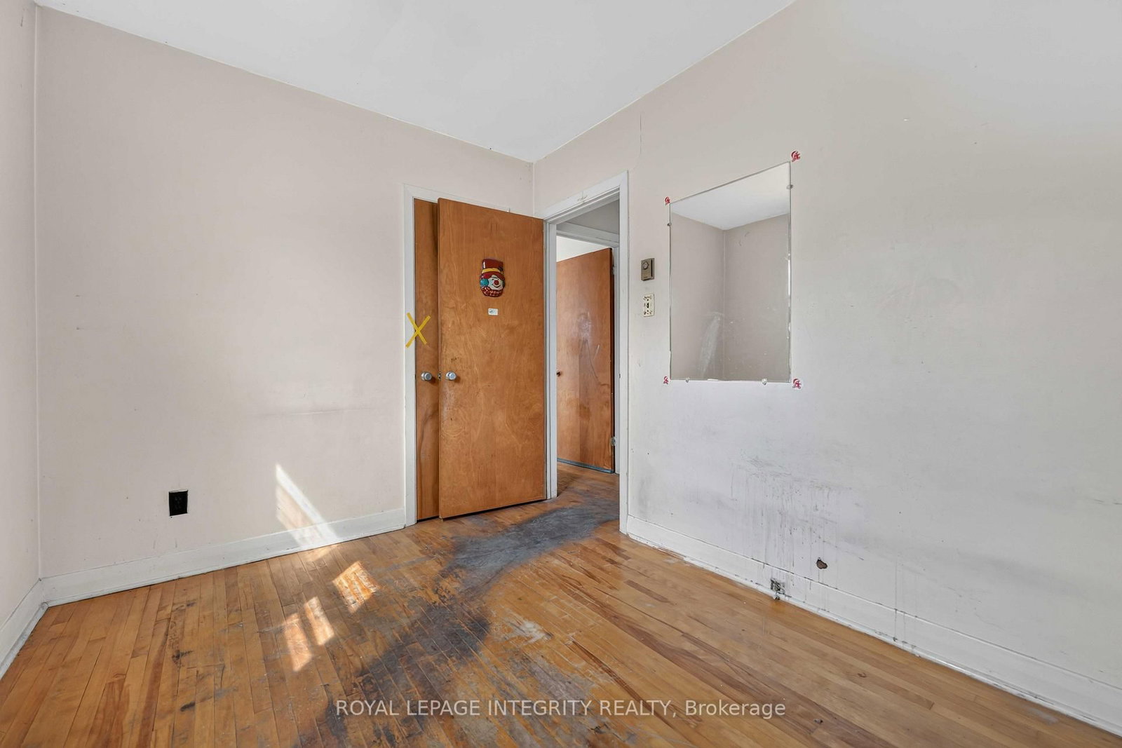 1274 Woodroffe Avenue • Ottawa, ON photo 15
