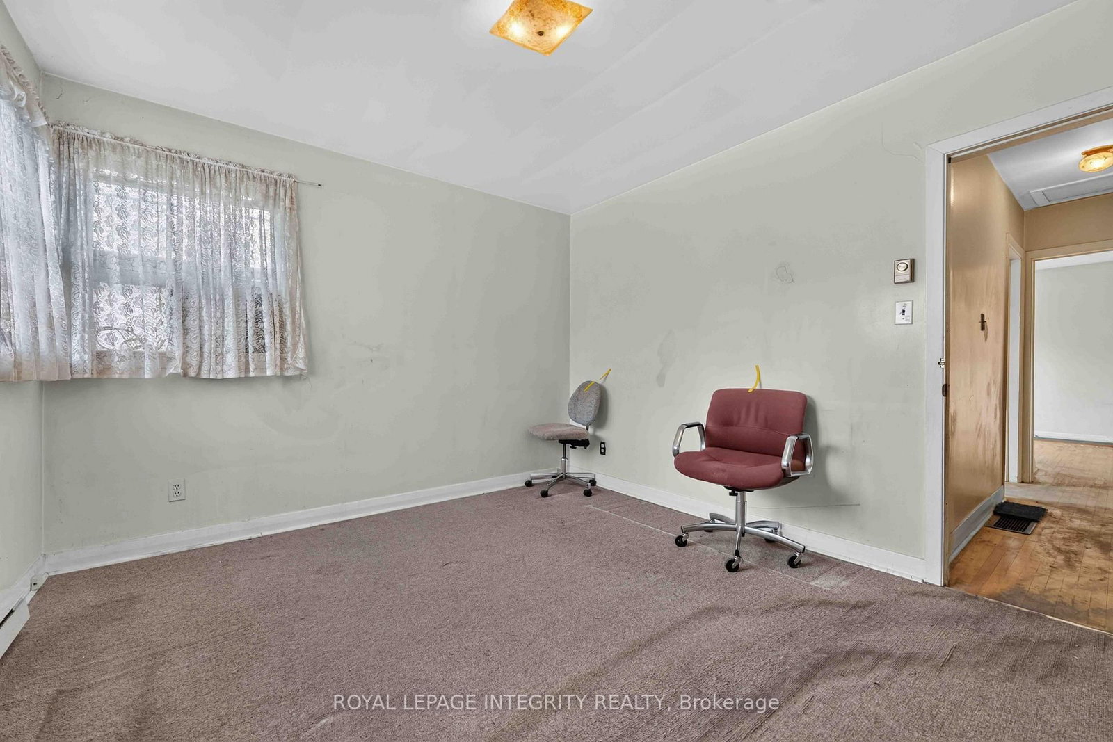 1274 Woodroffe Avenue • Ottawa, ON photo 16