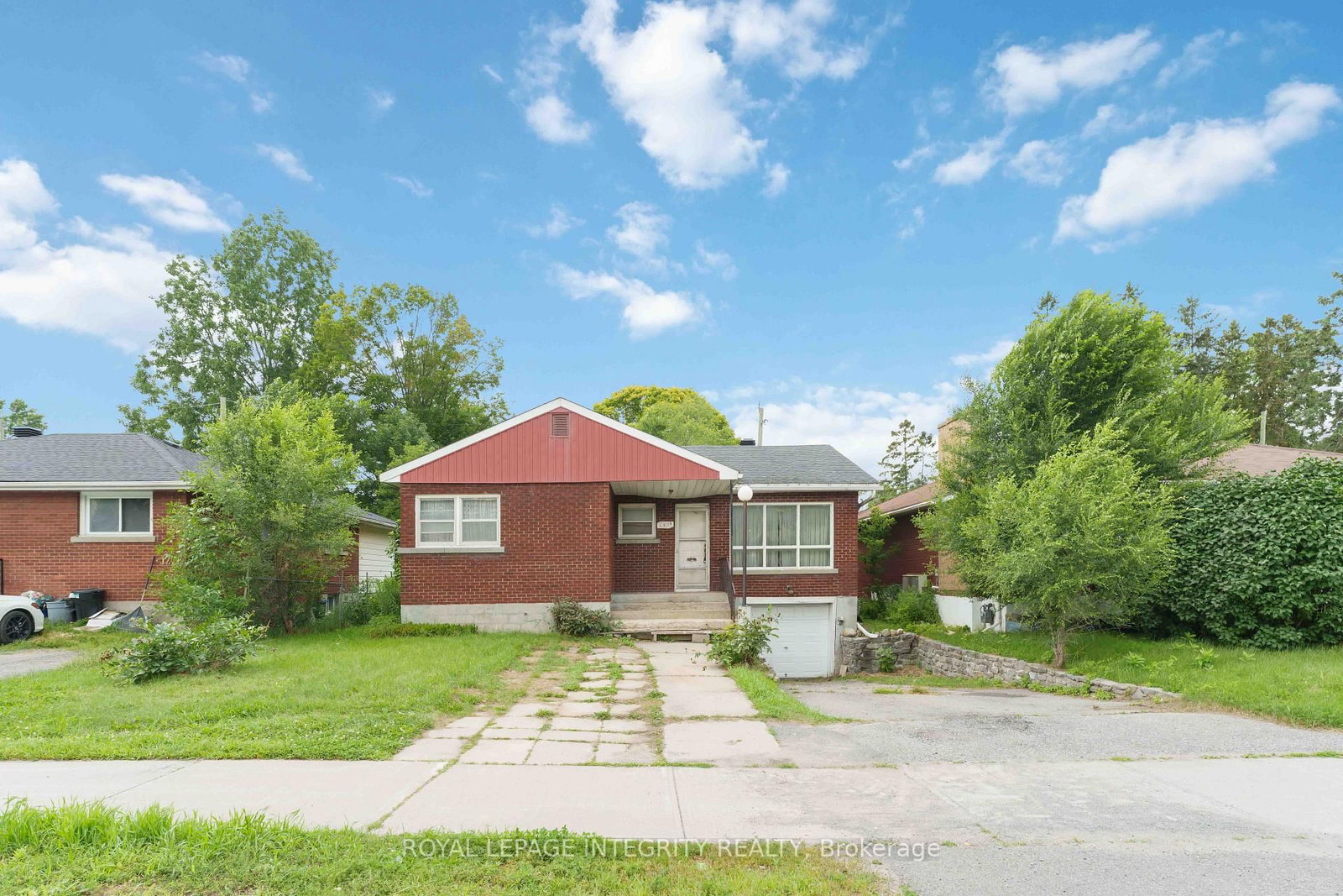 1274 Woodroffe Avenue • Ottawa, ON photo 2