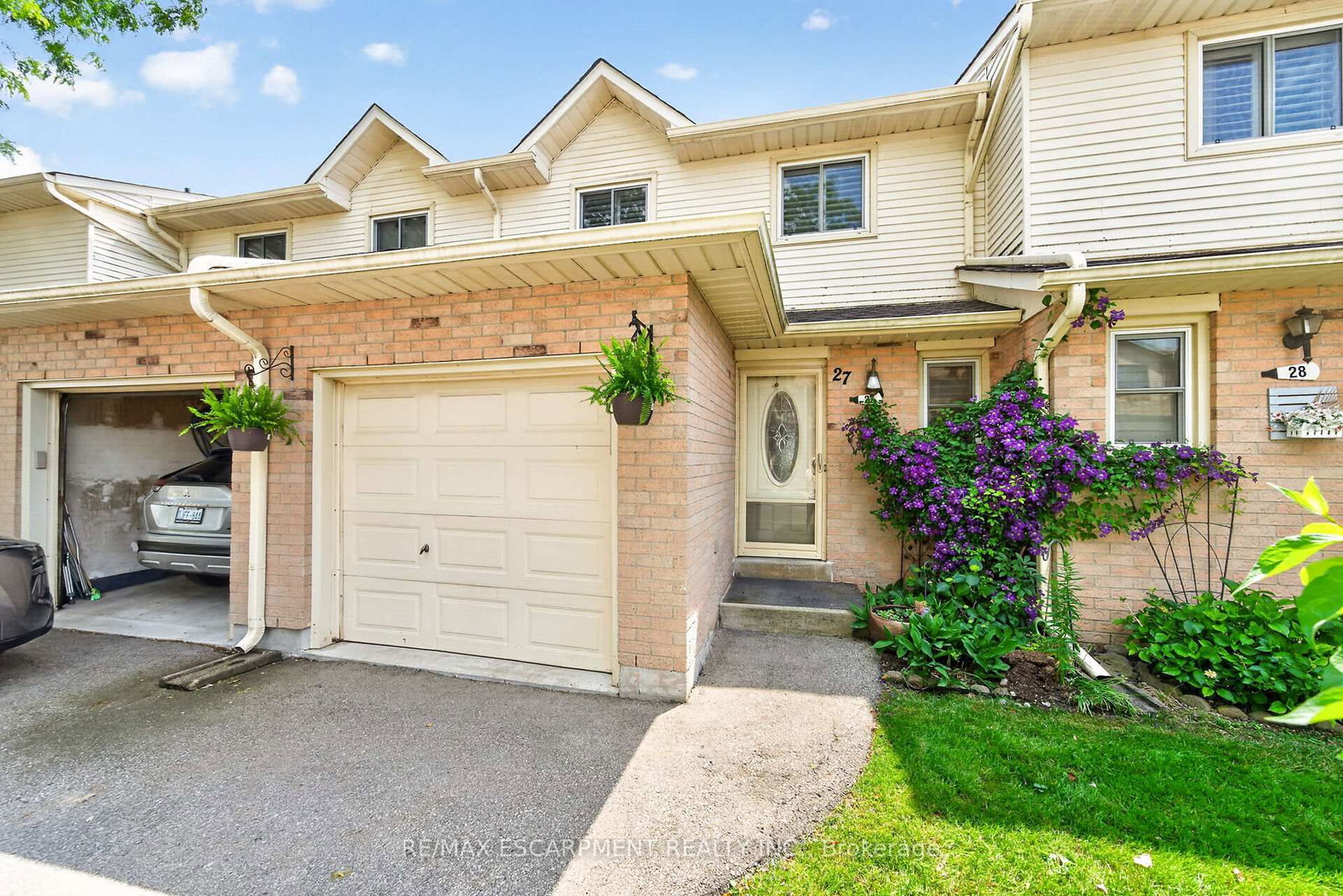 Townhouse for sale at 27-860 Rymal Road, Hamilton, Ontario, L8W 2X4 - Allison - MLS: X13598028