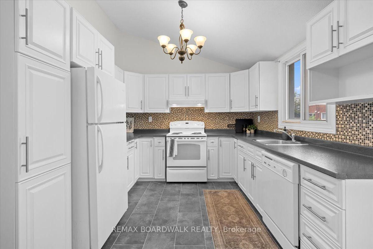 1219 Notting Hill Avenue • Ottawa, ON photo 8