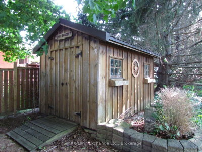 115 BROWN'S Lane — more photos