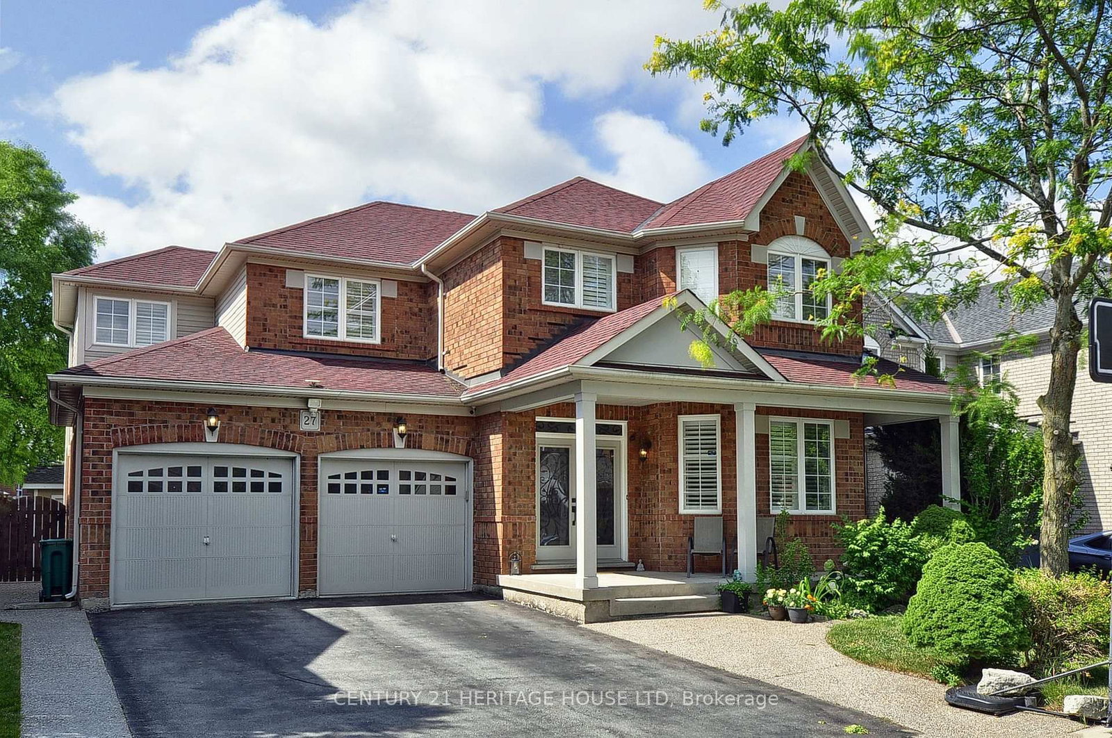 Detached House for sale at 27 Dellgrove Circle, Cambridge, Ontario, N1T 2J8 - MLS: X13598198