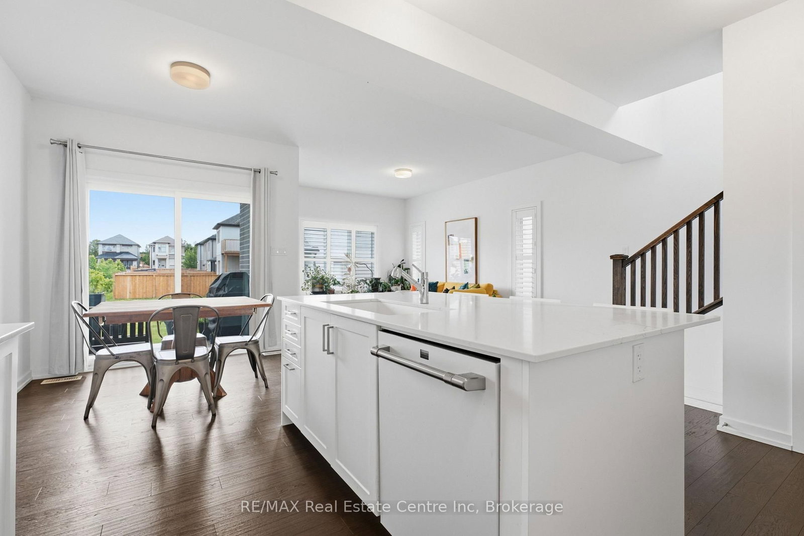 50 Ferris Circle • Guelph, ON photo 6