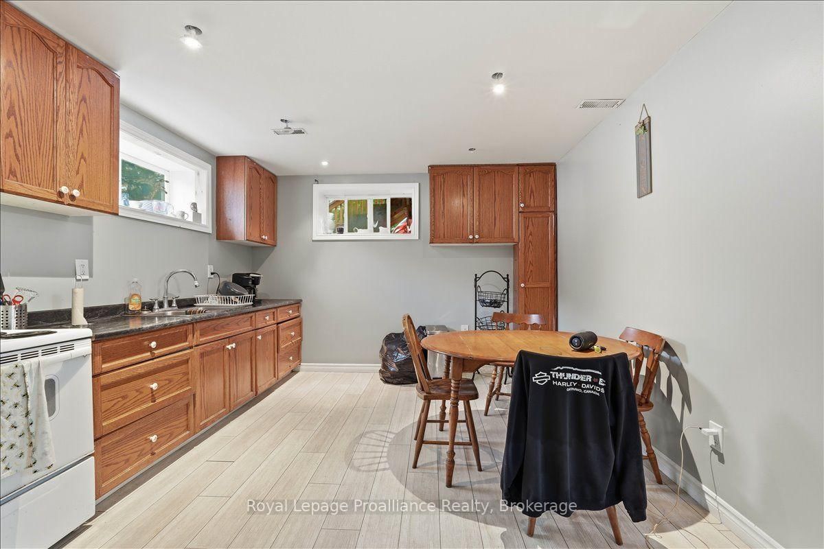 16 Graham Street • Belleville, ON photo 12