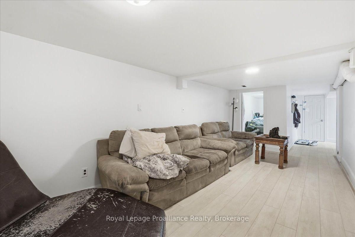 16 Graham Street • Belleville, ON photo 4