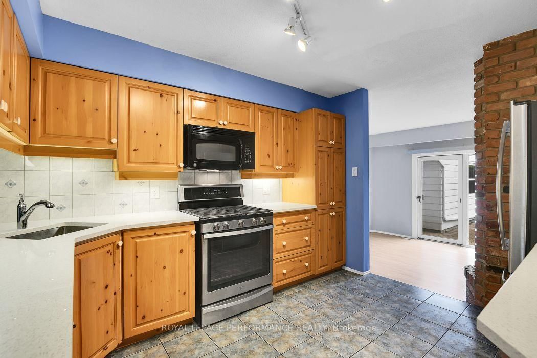 67 Ramsgate Private • Ottawa, ON photo 10