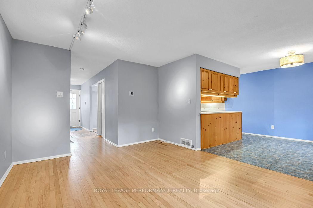 67 Ramsgate Private • Ottawa, ON photo 10