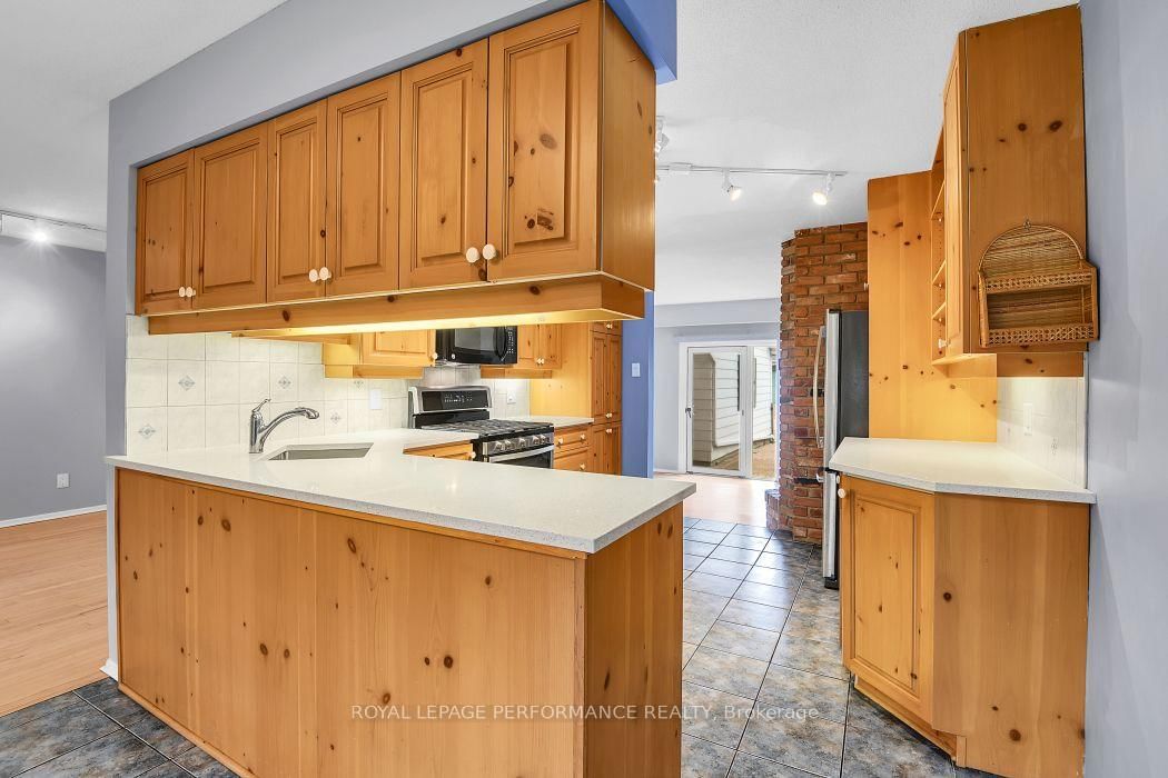 67 Ramsgate Private • Ottawa, ON photo 9